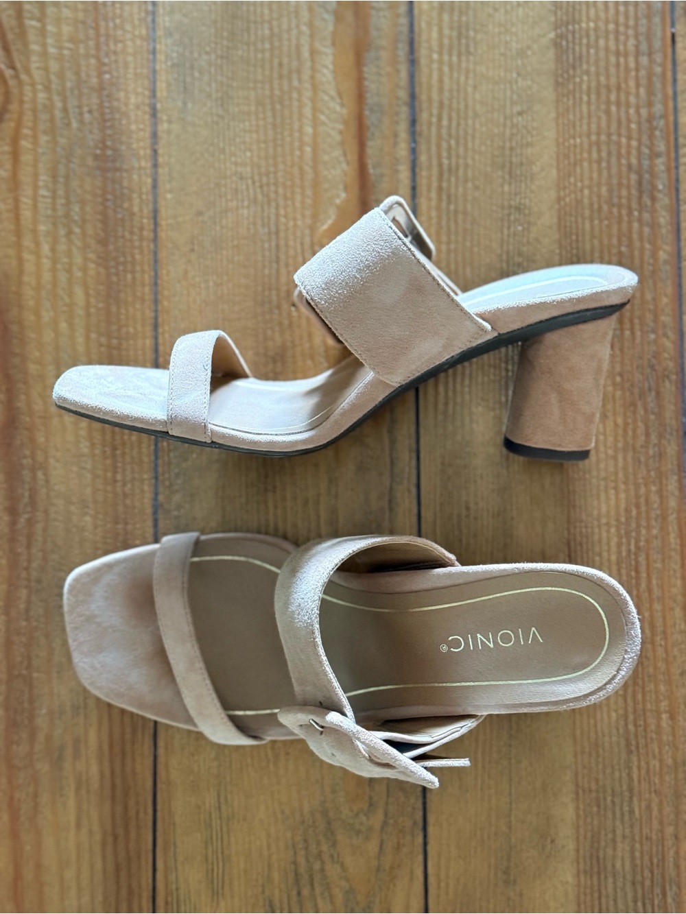 Vionic Heels - Picture 3 of 4